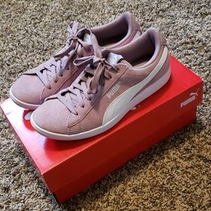 Puma blush suede sneakers, size 6